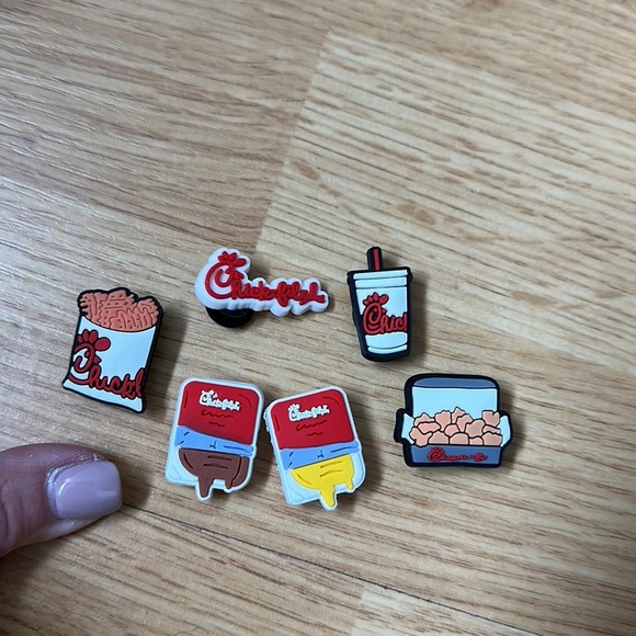 Set of 6 chick Shoe charms for shoes NWT - Picture 2 of 4